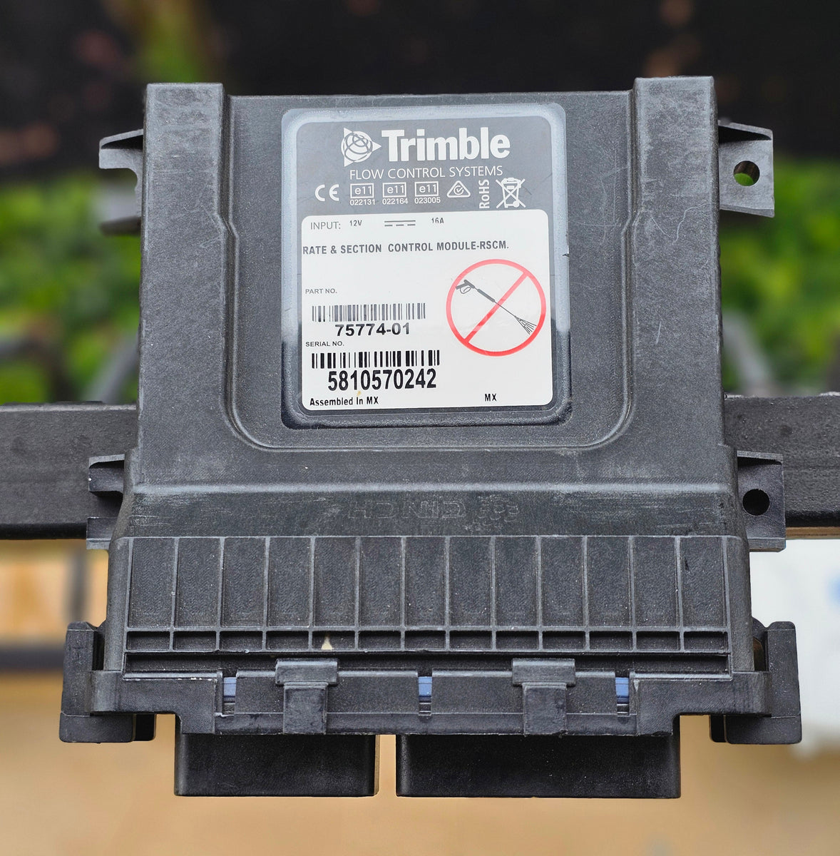 New Trimble Field-IQ Rate and Section Control Module RSCM | 9JA