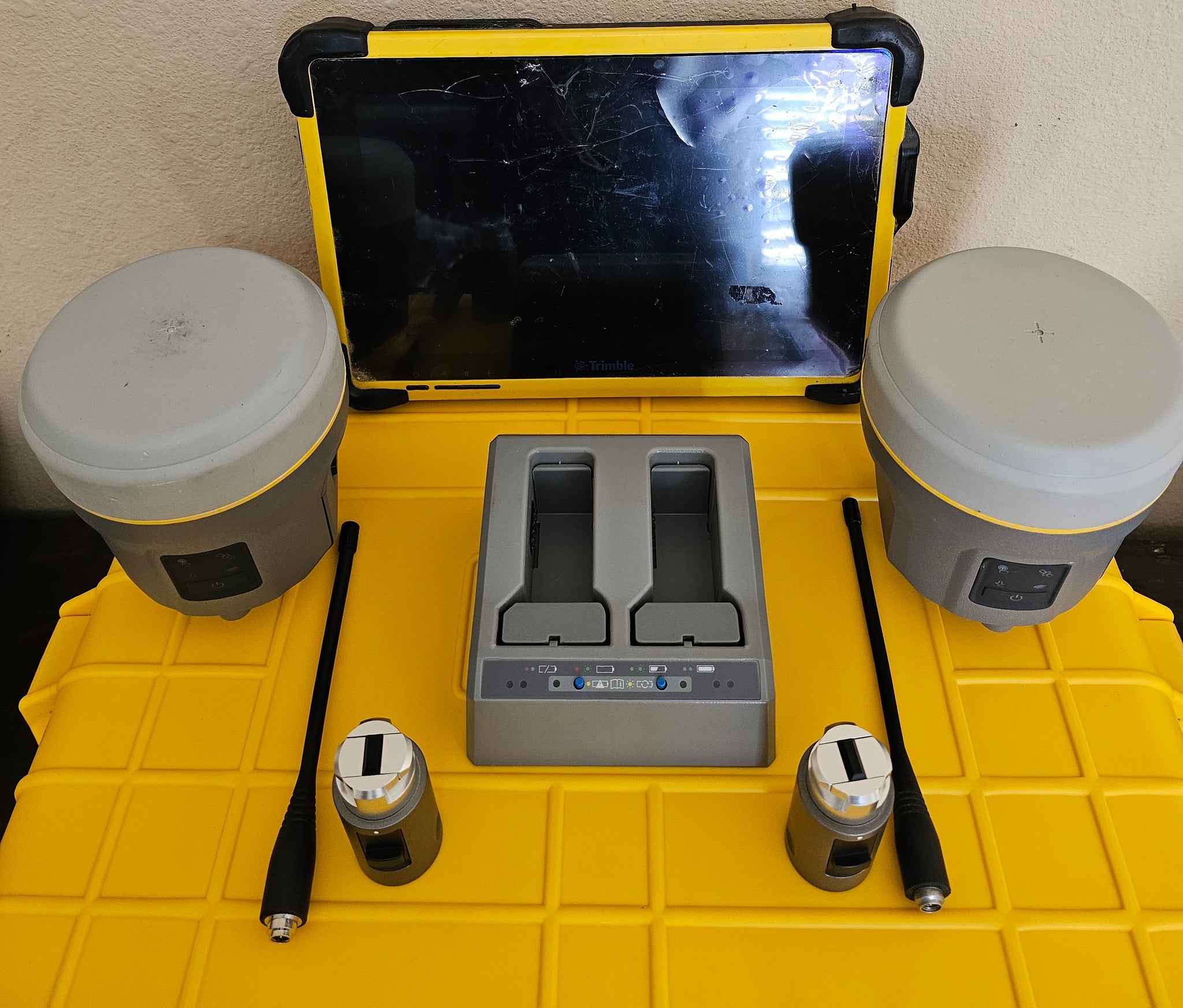 Dual Trimble R10 UHF Base & Rover RTK Kit with T10 Trimble Access Fiel ...