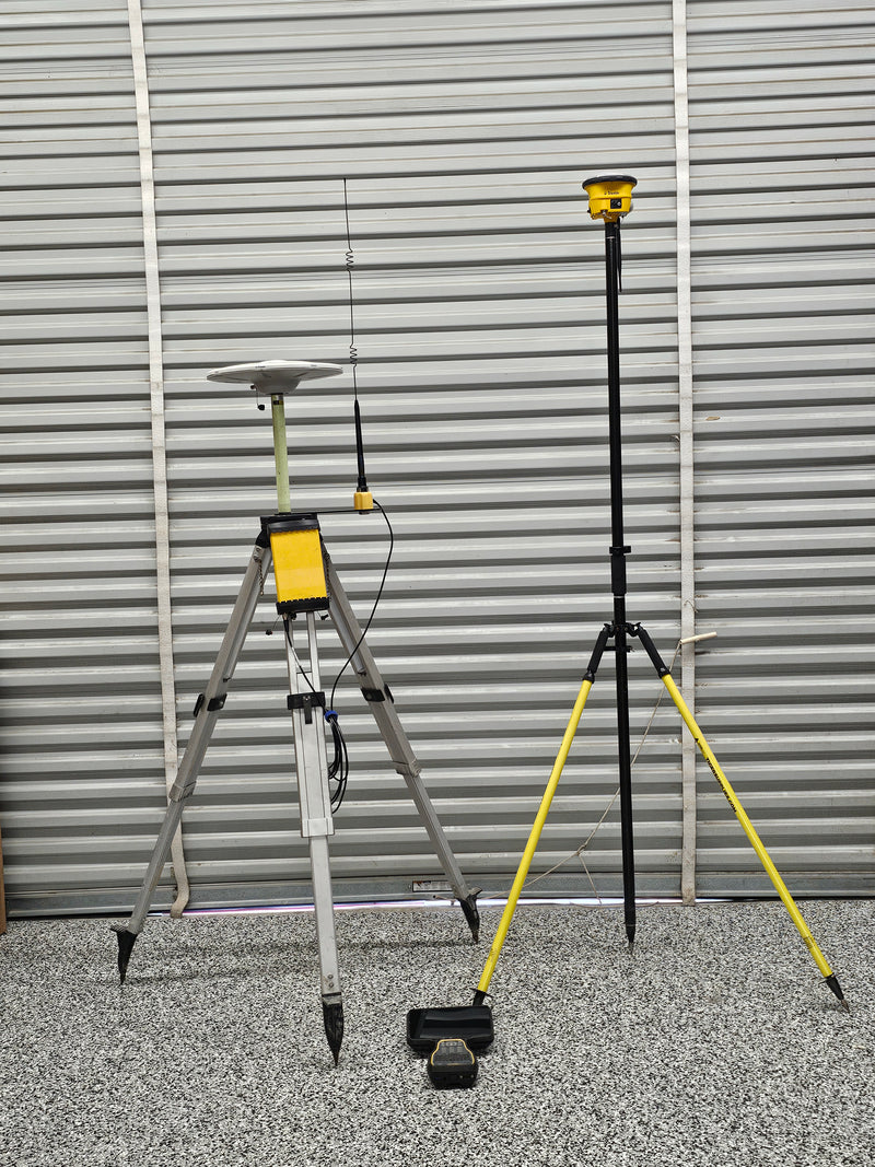 Trimble SPS855 Base + R780 Model 2 Dual Radio Rover GNSS Kit, TSC7, Tripod